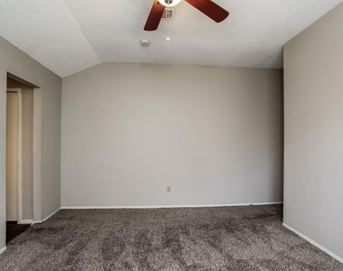 16411 N Cross Drive - Photo Thumbnail 8