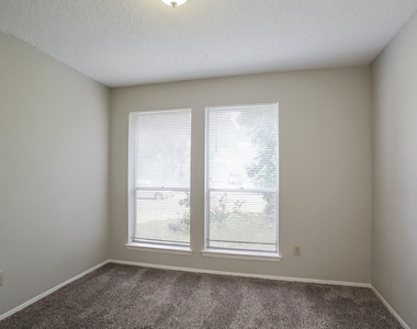 16411 N Cross Drive - Photo Thumbnail 9