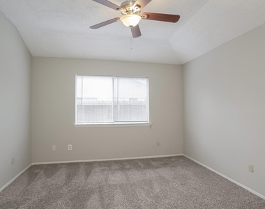 16411 N Cross Drive - Photo Thumbnail 7