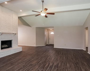 16411 N Cross Drive - Photo Thumbnail 3