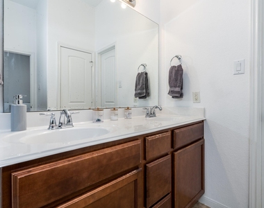 18918 Cove Pointe Dr - Photo Thumbnail 24