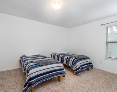 18918 Cove Pointe Dr - Photo Thumbnail 29