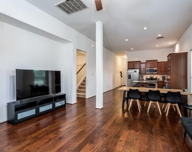 18918 Cove Pointe Dr - Photo Thumbnail 20