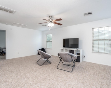 18918 Cove Pointe Dr - Photo Thumbnail 32