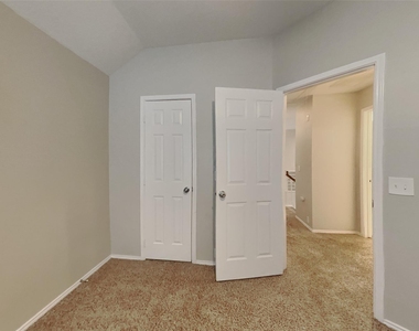 19515 Colony Trail Lane - Photo Thumbnail 13