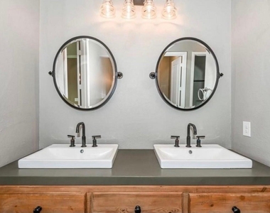 7506 Thornberry Springs Lane - Photo Thumbnail 6