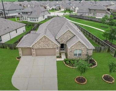 7506 Thornberry Springs Lane - Photo Thumbnail 9