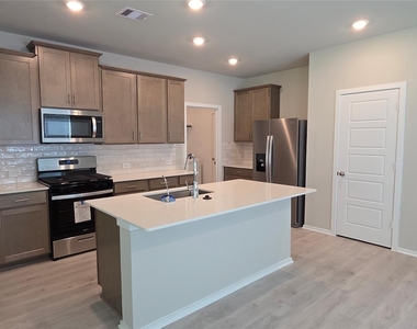 18609 Timber Glen Court - Photo Thumbnail 8