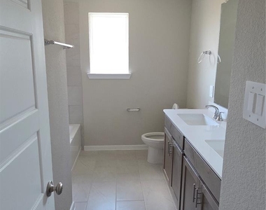 18609 Timber Glen Court - Photo Thumbnail 21