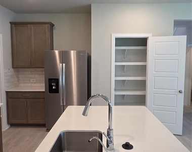 18609 Timber Glen Court - Photo Thumbnail 12
