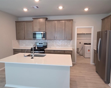 18609 Timber Glen Court - Photo Thumbnail 7