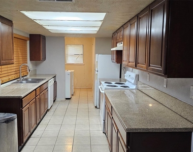 15303 Gran Vista Drive - Photo Thumbnail 18