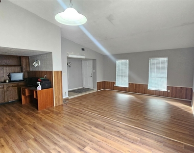 15303 Gran Vista Drive - Photo Thumbnail 26