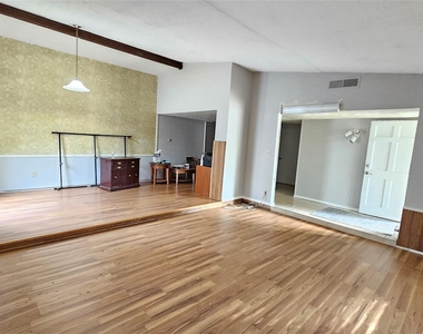 15303 Gran Vista Drive - Photo Thumbnail 25