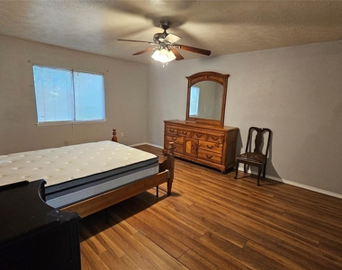 15303 Gran Vista Drive - Photo Thumbnail 9
