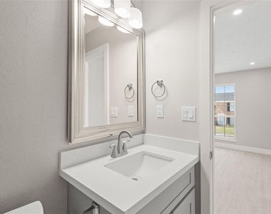 2121 Fountain View Drive - Photo Thumbnail 16