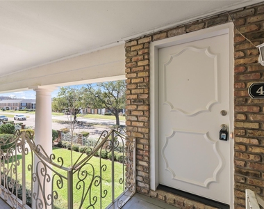 2121 Fountain View Drive - Photo Thumbnail 17