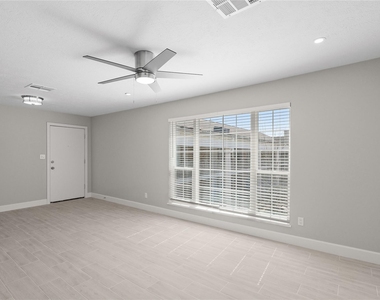 2121 Fountain View Drive - Photo Thumbnail 5
