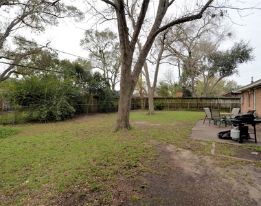 5215 Sanford Road - Photo Thumbnail 14