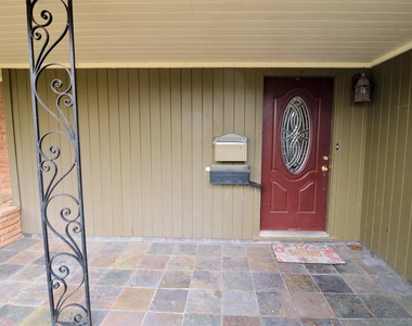 5215 Sanford Road - Photo Thumbnail 15