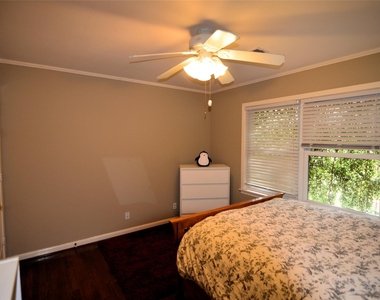 5215 Sanford Road - Photo Thumbnail 11