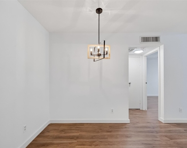 7900 N Stadium Drive - Photo Thumbnail 20