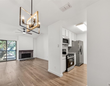 7900 N Stadium Drive - Photo Thumbnail 23