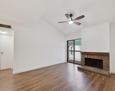 7900 N Stadium Drive - Photo Thumbnail 15