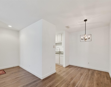 7900 N Stadium Drive - Photo Thumbnail 22