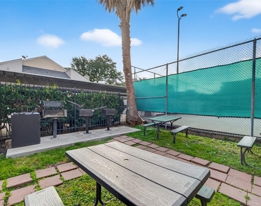 7900 N Stadium Drive - Photo Thumbnail 30