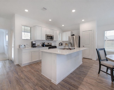 2904 Cordova Hill Drive - Photo Thumbnail 21