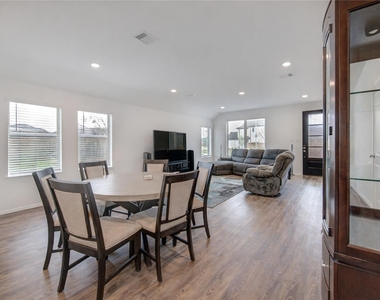 2904 Cordova Hill Drive - Photo Thumbnail 20