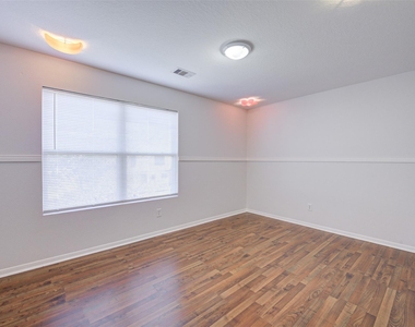 3118 Clipper Winds Way - Photo Thumbnail 15