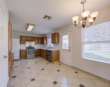 3118 Clipper Winds Way - Photo Thumbnail 5