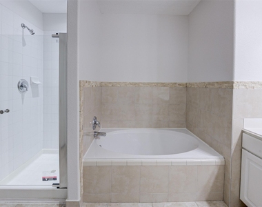 3118 Clipper Winds Way - Photo Thumbnail 10