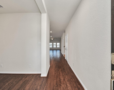 4706 Walnut Willow Court - Photo Thumbnail 7