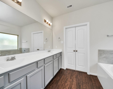 4706 Walnut Willow Court - Photo Thumbnail 40