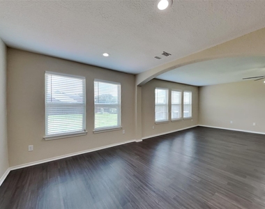 6407 Bennington Spgs Drive - Photo Thumbnail 4