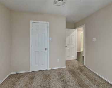 6407 Bennington Spgs Drive - Photo Thumbnail 11
