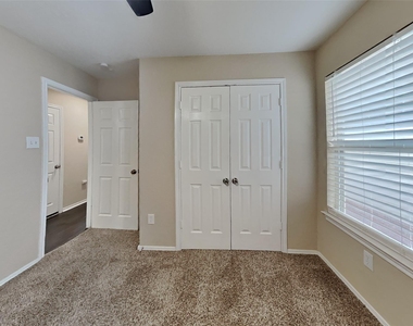 6407 Bennington Spgs Drive - Photo Thumbnail 10
