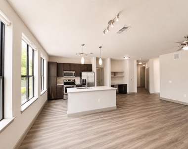 3788 Richmond Avenue - Photo Thumbnail 10