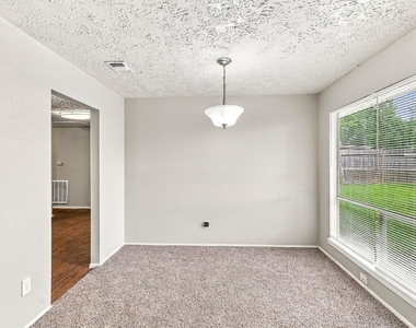 16410 Sky Blue Lane - Photo Thumbnail 7