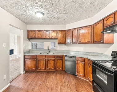 16410 Sky Blue Lane - Photo Thumbnail 6