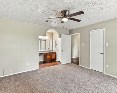 16410 Sky Blue Lane - Photo Thumbnail 8