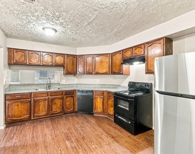 16410 Sky Blue Lane - Photo Thumbnail 5
