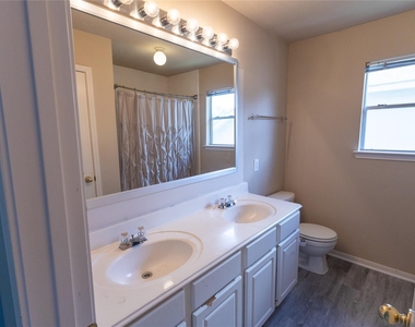 2143 Autumn Fern Drive - Photo Thumbnail 31