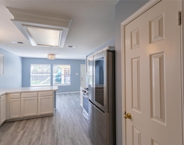 2143 Autumn Fern Drive - Photo Thumbnail 7