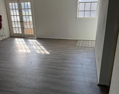 10603 S Wilcrest Drive - Photo Thumbnail 11