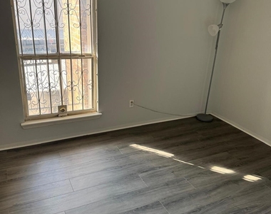 10603 S Wilcrest Drive - Photo Thumbnail 9