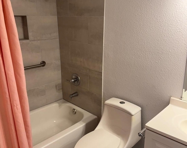 10603 S Wilcrest Drive - Photo Thumbnail 5